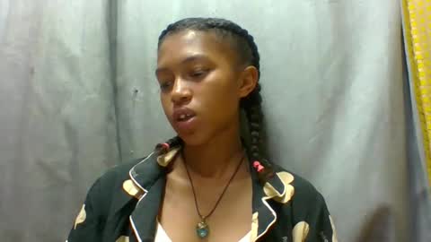 elaliealdy online show from October 31, 2025, 6:03 am