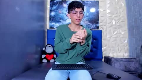 Snapshot of elangiraldo chatting on April 18, 2026, 9:48 pm Elan Giralon online show from April 18, 2026, 9:48 pm