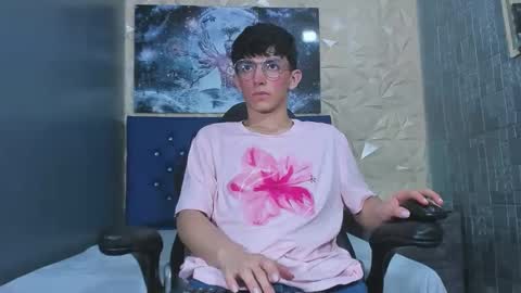 Snapshot of elangiraldo chatting on April 25, 2026, 10:40 pm Elan Giralon online show from April 25, 2026, 10:40 pm
