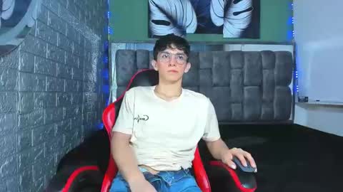 Snapshot of elangiraldo chatting on May 9, 2026, 9:31 pm Elan Giralon online show from May 9, 2026, 9:31 pm