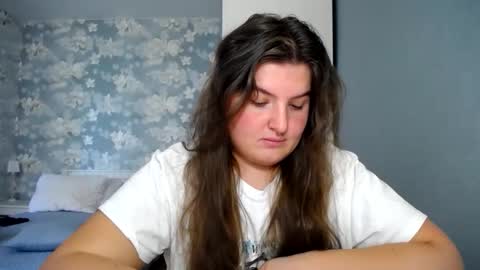 Snapshot of elanis_blair chatting on April 1, 2026, 1:41 pm Elanis online show from April 1, 2026, 1:41 pm