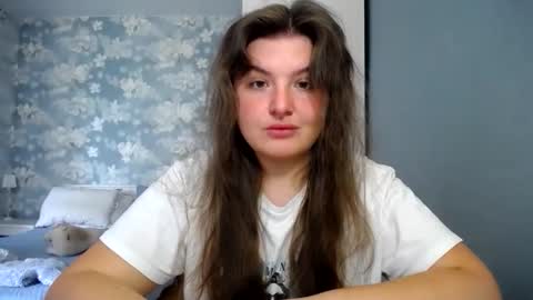 Snapshot of elanis_blair chatting on April 13, 2026, 9:59 am Elanis online show from April 13, 2026, 9:59 am