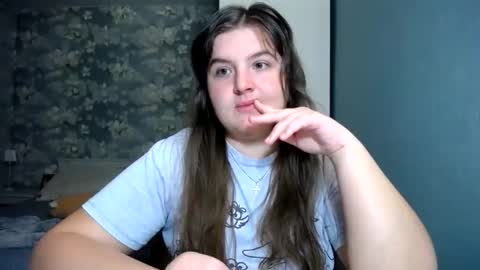 Snapshot of elanis_blair chatting on April 18, 2026, 8:31 pm Elanis online show from April 18, 2026, 8:31 pm