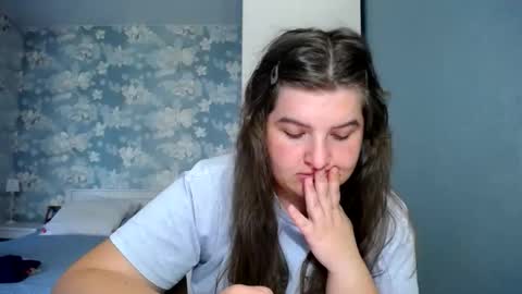 Snapshot of elanis_blair chatting on May 11, 2026, 4:04 pm Elanis online show from May 11, 2026, 4:04 pm
