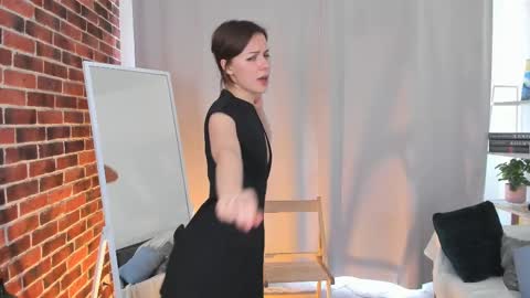 Snapshot of elannand chatting on March 10, 2025, 9:21 am ELA 3 online show from March 10, 2025, 9:21 am