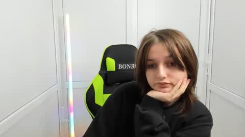 Evie online show from April 12, 2026, 7:02 am