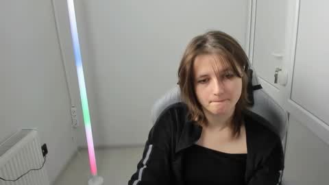 Evie online show from April 25, 2026, 7:22 am