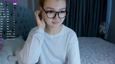 Snapshot of elarahaze chatting on September 28, 2025, 7:47 am Elara online show from September 28, 2025, 7:47 am