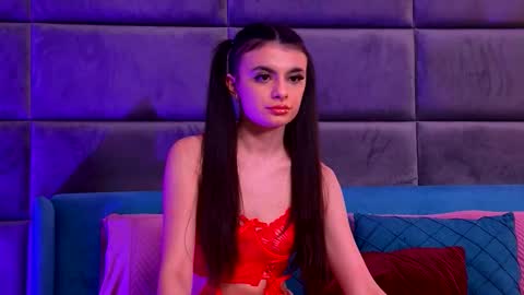 Elara online show from December 16, 2025, 4:39 am