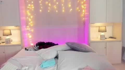 elarey_ online show from March 27, 2026, 2:39 pm