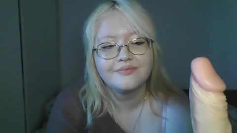 Snapshot of elayne_sweet chatting on April 25, 2026, 6:16 am elayne_sweet online show from April 25, 2026, 6:16 am