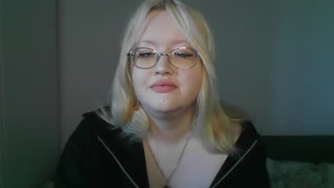 Snapshot of elayne_sweet chatting on April 27, 2026, 6:00 am elayne_sweet online show from April 27, 2026, 6:00 am