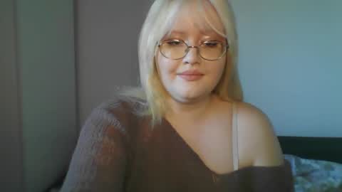 Snapshot of elayne_sweet chatting on May 3, 2026, 6:08 am elayne_sweet online show from May 3, 2026, 6:08 am