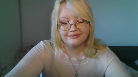 Snapshot of elayne_sweet chatting on May 6, 2026, 6:30 am elayne_sweet online show from May 6, 2026, 6:30 am