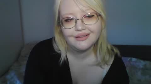 Snapshot of elayne_sweet chatting on May 8, 2026, 6:08 am elayne_sweet online show from May 8, 2026, 6:08 am