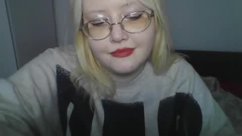 Snapshot of elayne_sweet chatting on May 16, 2026, 10:36 am elayne_sweet online show from May 16, 2026, 10:36 am