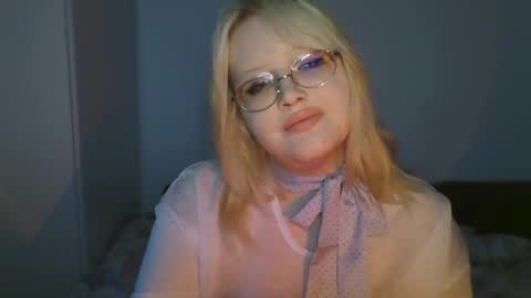Snapshot of elayne_sweet chatting on May 26, 2026, 6:09 am elayne_sweet online show from May 26, 2026, 6:09 am