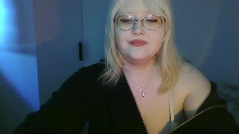 Snapshot of elayne_sweet chatting on May 27, 2026, 6:10 am elayne_sweet online show from May 27, 2026, 6:10 am