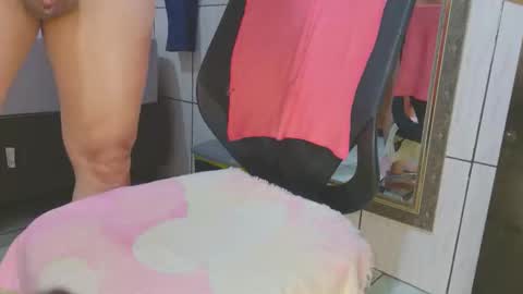 Snapshot of elcimar53 chatting on November 18, 2025, 10:25 pm Elcimar online show from November 18, 2025, 10:25 pm