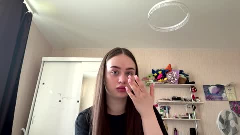 Kate online show from June 3, 2026, 1:46 pm