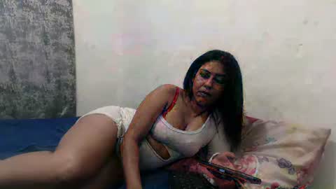 Isabella online show from May 16, 2026, 11:09 am