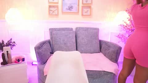 Electra Jones online show from February 20, 2026, 11:32 am