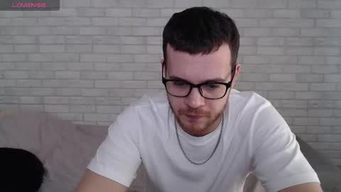 Snapshot of electric_smile chatting on March 21, 2026, 8:19 am Alex online show from March 21, 2026, 8:19 am