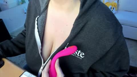 electrifiedlove_ online show from February 19, 2025, 9:03 pm