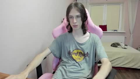 eleganc3 online show from September 29, 2025, 9:08 pm