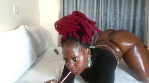 Snapshot of elegant_ebony chatting on February 24, 2025, 10:47 pm Nika online show from February 24, 2025, 10:47 pm