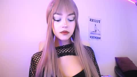  Elektra Sky  online show from April 4, 2026, 9:01 pm