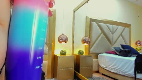 Snapshot of elena_watsonn chatting on May 4, 2026, 9:00 pm Elena Watsonn online show from May 4, 2026, 9:00 pm