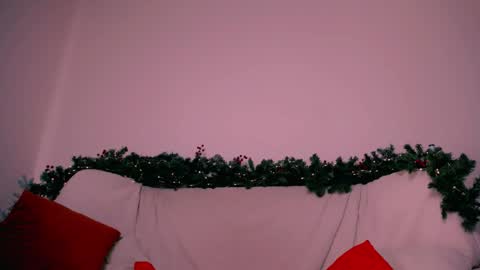 Snapshot of elenamonroe_ chatting on December 14, 2025, 4:29 am elenamonroe_ online show from December 14, 2025, 4:29 am