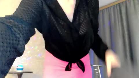 elenaza online show from March 17, 2026, 10:13 pm