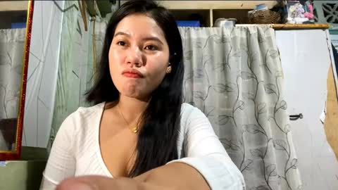 Snapshot of elenihaynam chatting on May 13, 2026, 10:01 am Amelia online show from May 13, 2026, 10:01 am