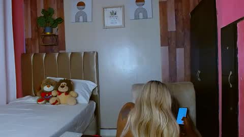 Snapshot of eletrabrowns chatting on October 9, 2025, 2:09 am eletrabrowns online show from October 9, 2025, 2:09 am