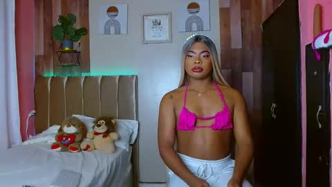 Snapshot of eletrabrowns chatting on October 15, 2025, 5:18 am eletrabrowns online show from October 15, 2025, 5:18 am