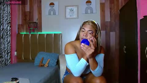 Snapshot of eletrabrowns chatting on February 11, 2026, 11:32 pm eletrabrowns online show from February 11, 2026, 11:32 pm