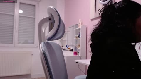 Snapshot of elettra_love chatting on December 20, 2024, 8:45 pm Sandra online show from December 20, 2024, 8:45 pm