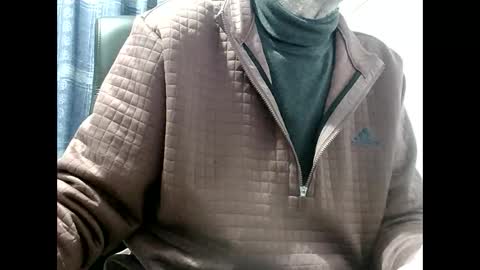 elfyonee online show from December 8, 2024, 8:25 pm