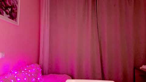 Eliza online show from December 19, 2025, 3:24 am