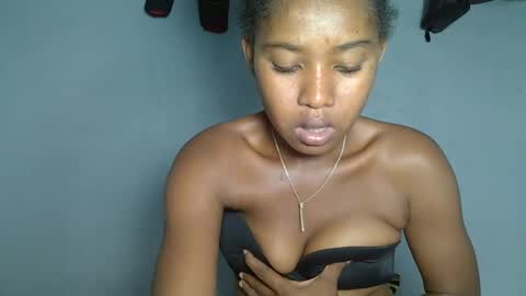 elia011 online show from January 14, 2025, 7:00 pm