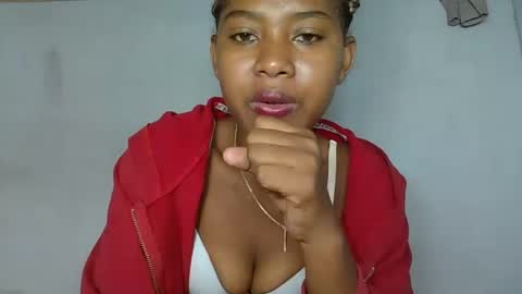 elia011 online show from January 24, 2025, 12:10 pm