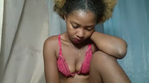 elia011 online show from January 30, 2025, 4:02 pm