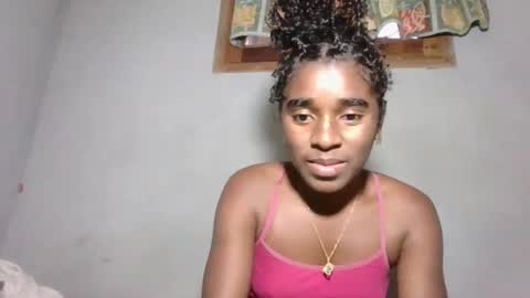 elia011 online show from November 7, 2025, 2:28 pm