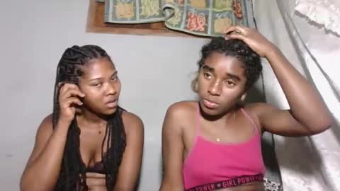 elia011 online show from November 14, 2025, 7:01 pm