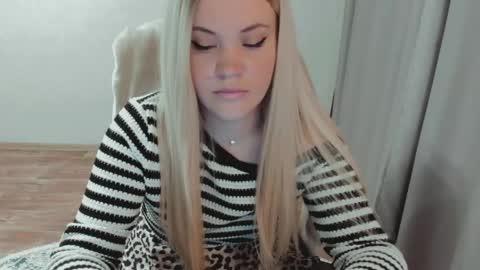 Snapshot of elia_ chatting on May 26, 2026, 5:36 am Ella online show from May 26, 2026, 5:36 am