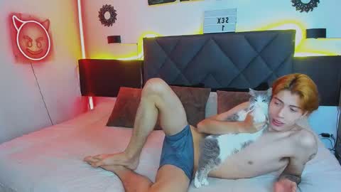 eliann_adam online show from January 24, 2025, 11:15 am