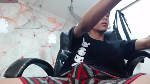 E L I A S online show from December 5, 2024, 3:59 am