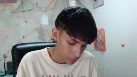 E L I A S online show from December 6, 2024, 6:59 am